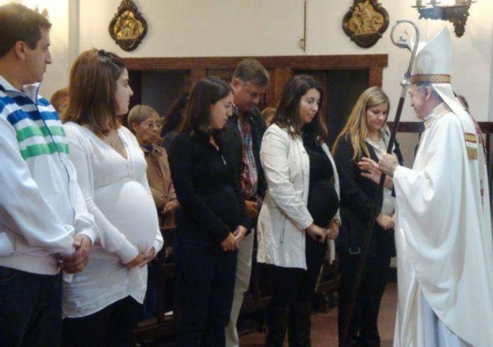 El Obispo Antonio Marino presidir la misa por todos los nios por nacer