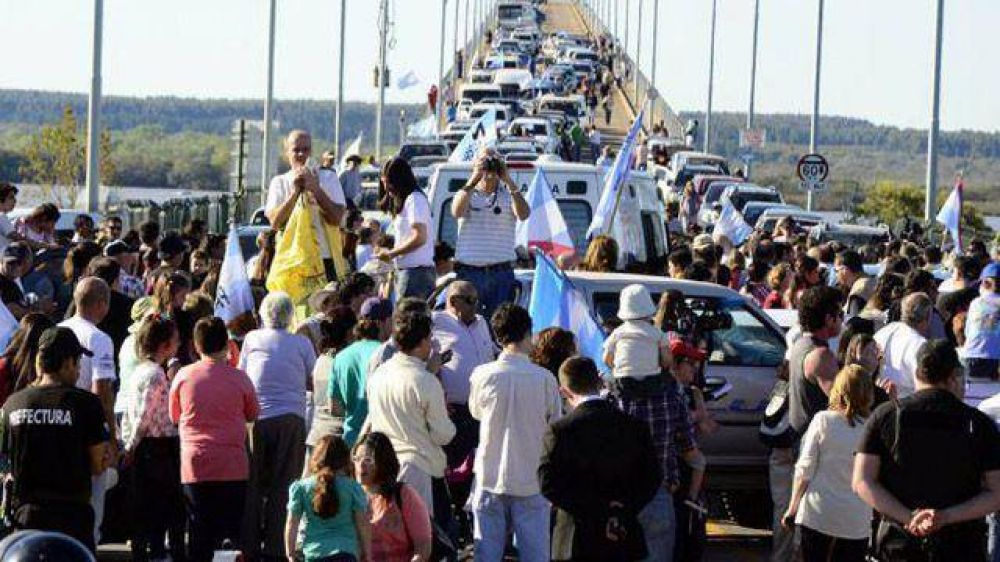 Gualeguaychú: la asamblea ambiental hace su 11ª marcha al puente
