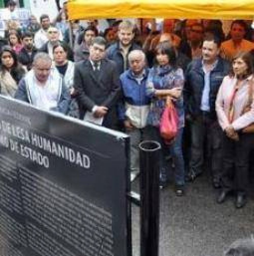 D�a de la Memoria. El peronismo riojano se uni� en un �Nunca M�s�