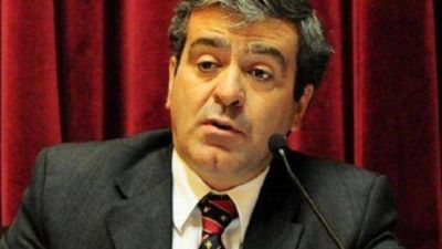 �Anibal Fern�ndez volvi� a insultar a quien fue agredido por Rojk�s�