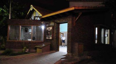 Robaron $200.000 de la casa de un polic�a