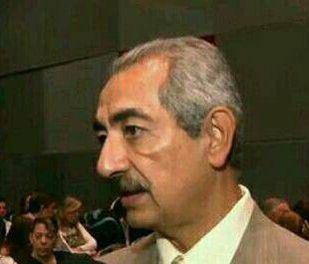 Daives: �Santiago est� a la vanguardia en la defensa�