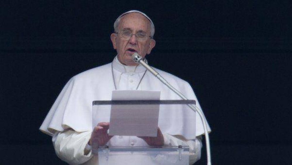 El Papa envió sus condolencias a familiares de las víctimas del avión