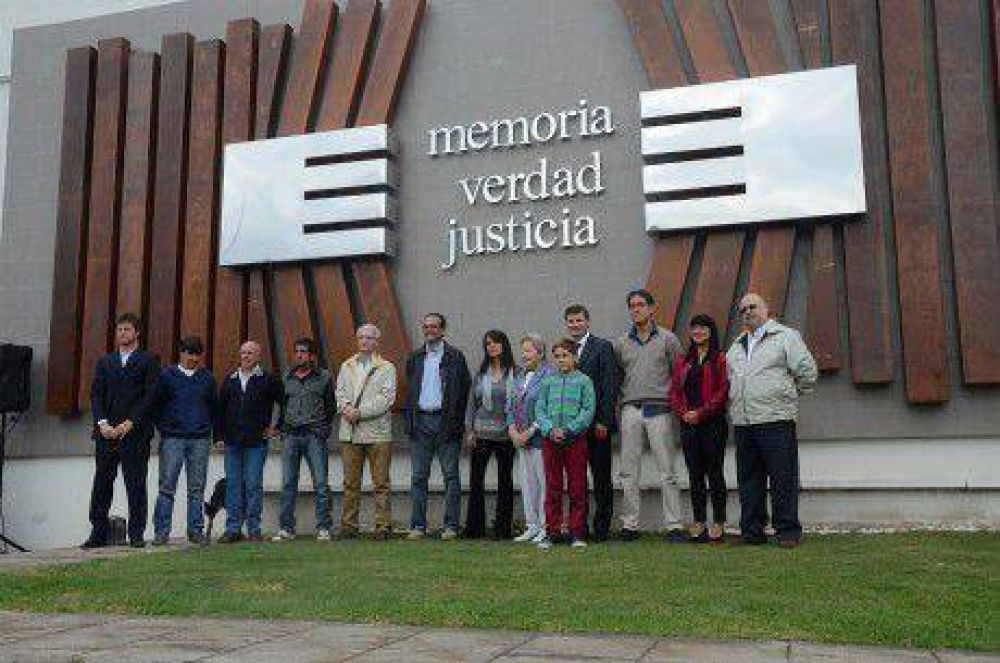 En Lincoln inauguraron mural por la Memoria, la Verdad y la Justicia