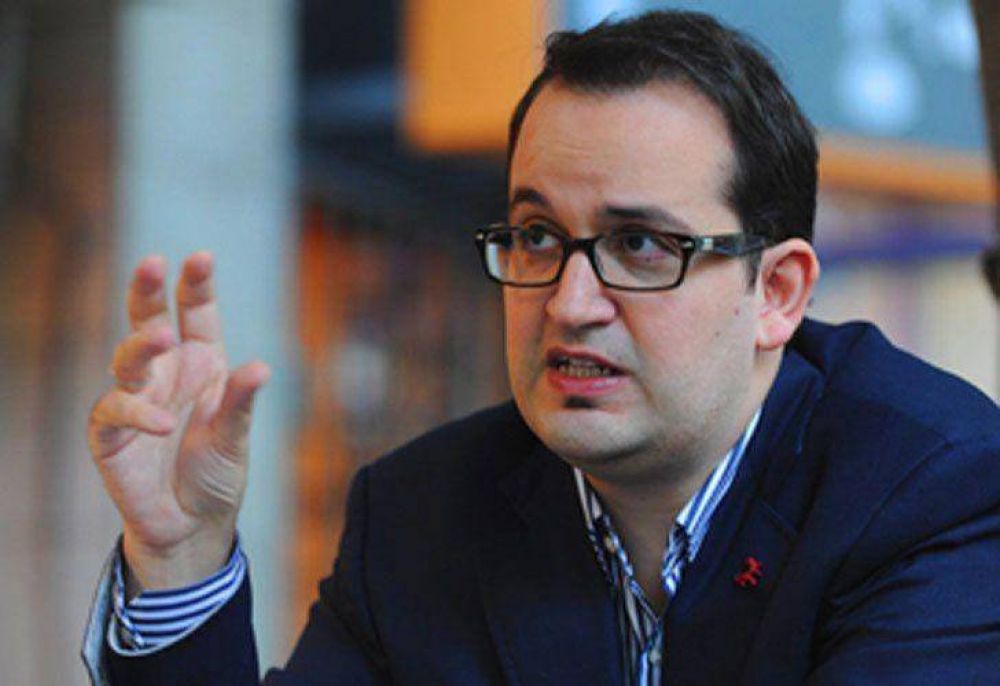 Carl�s neg� estar 