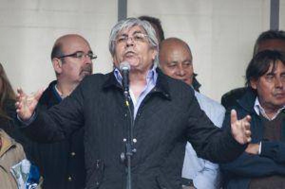 CGT de Moyano oficializ� que se suma al paro de transporte