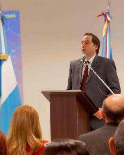 Mera presenta el Foro �Catamarca, el NOA, el Continente y el Mundo�