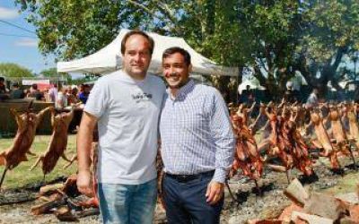 Elecciones 2015: Mussi visit� la Fiesta del Productor Porcino en Navarro