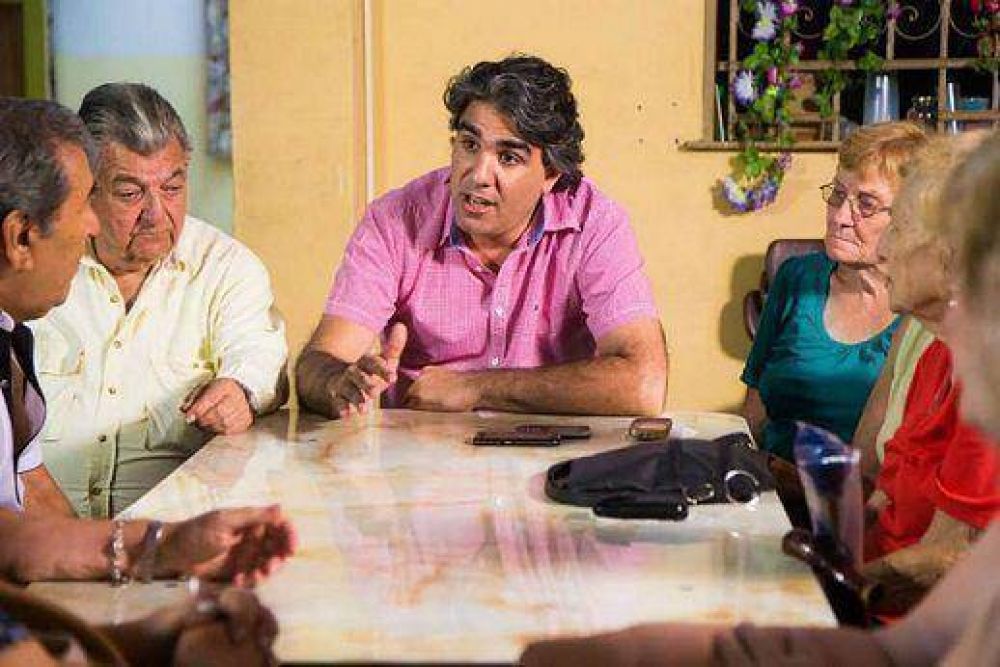Cervantes critic� a Dom�nguez por reunirse con Gabriel Katopodis