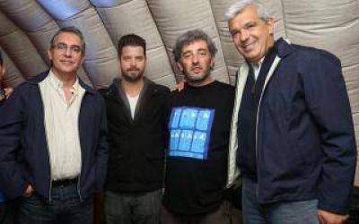 Juli�n Dom�nguez comparti� el D�a de la Memoria con Ignacio Montoya Carlotto en Olavarr�a