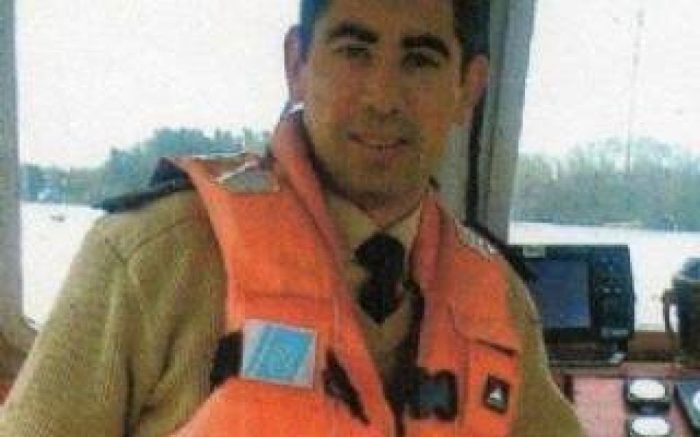 Buscan a prefecto desaparecido en Ezeiza
