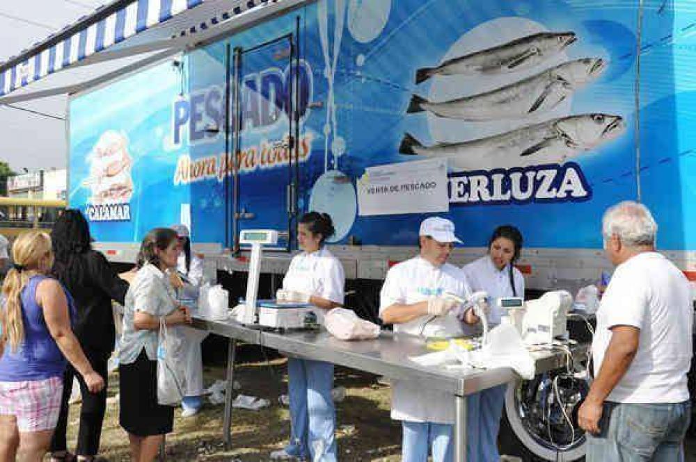 ESTE JUEVES LLEGA EL CAMI�N DE PESCADO FRESCO PARA TODOS    