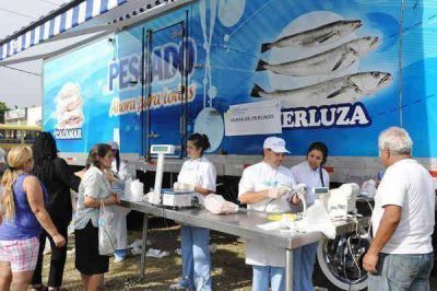 ESTE JUEVES LLEGA EL CAMI�N DE PESCADO FRESCO PARA TODOS    