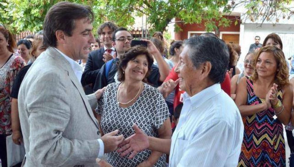 Intendentes piden al Congreso UCR la candidatura de Mestre