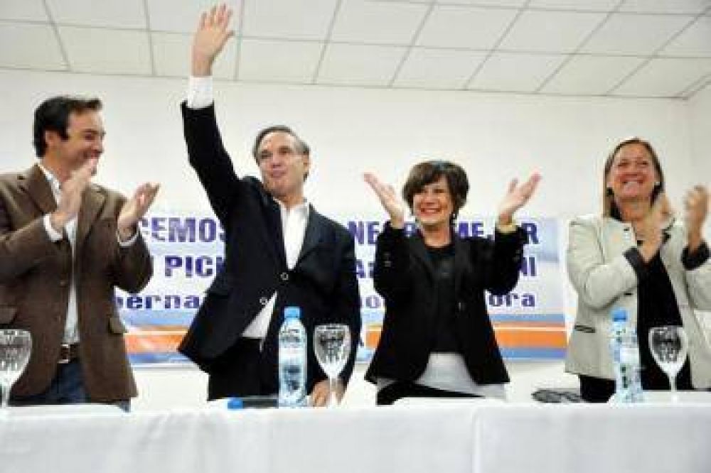 Se present� la f�rmula Pichetto-Piccinini, destacando que �estamos trabajando para ganar�