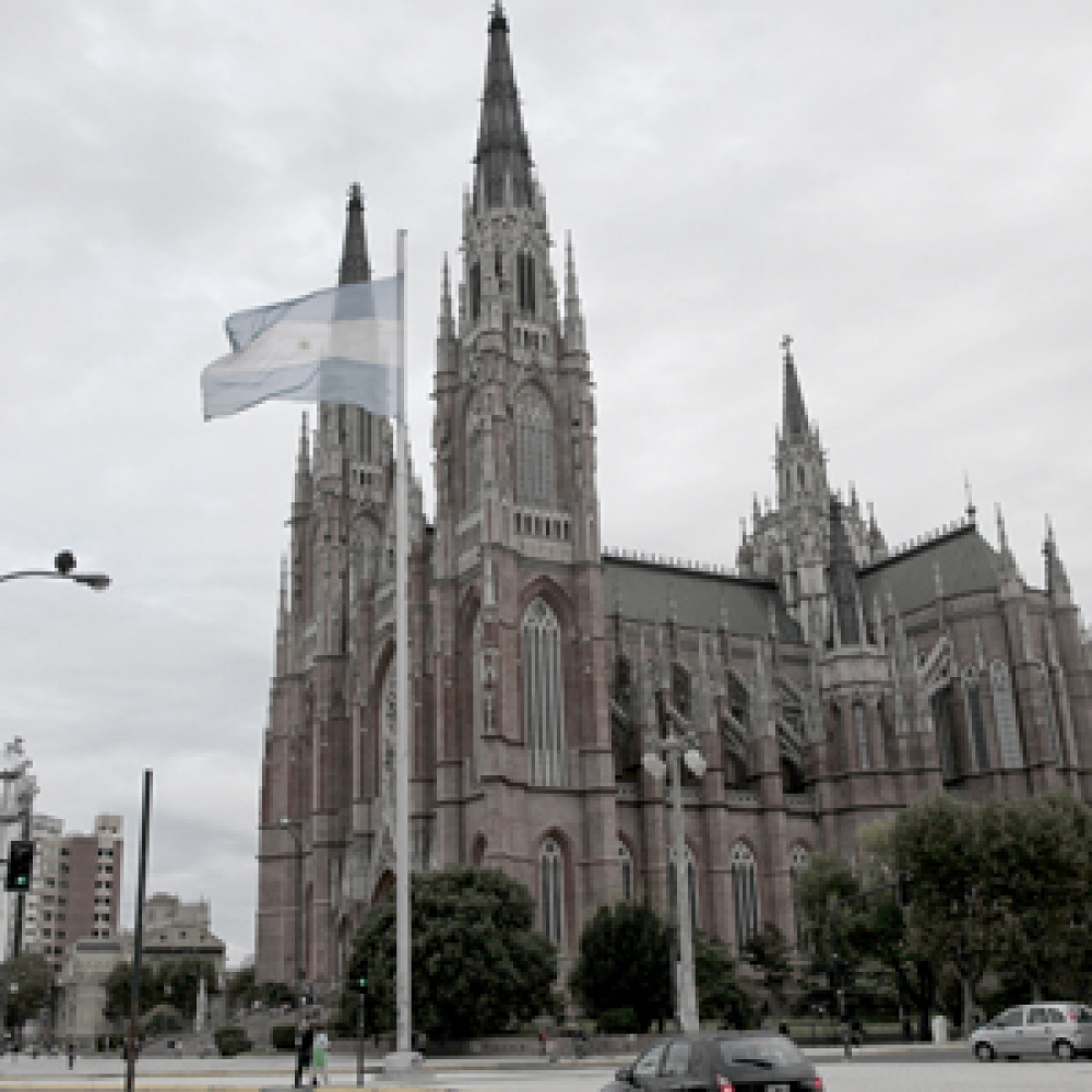 La Plata: piden suspender la presentación de una novela