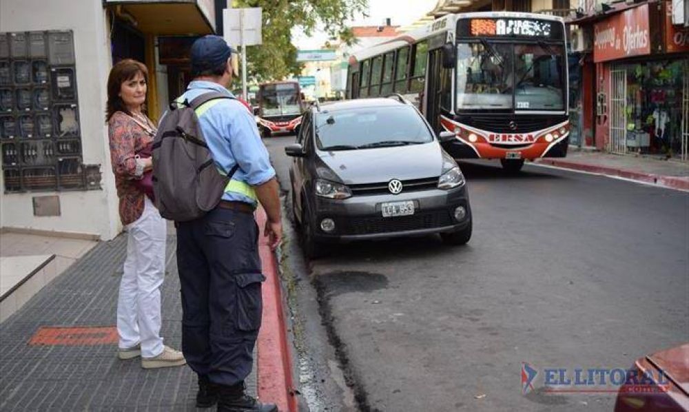 La prohibici�n de estacionar sobre calle La Rioja ser� a partir de abril