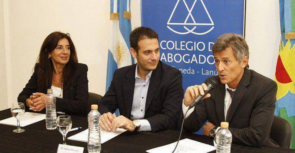 RANDAZZO RESPALDO LA PRECANDIDATURA DE JULI�N ALVAREZ