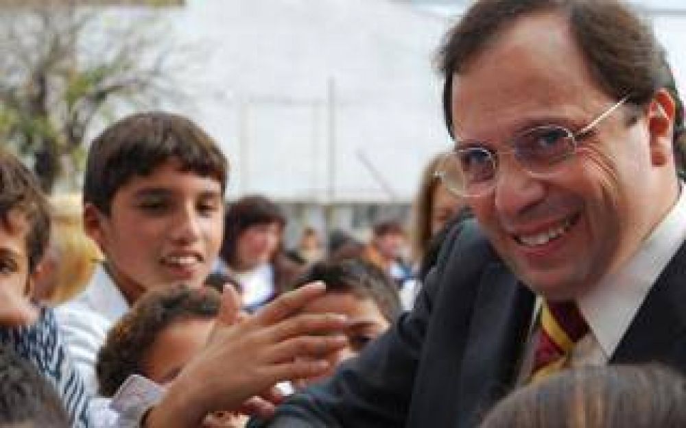 Elecciones 2015: Giustozzi acelera su campa�a por la Provincia