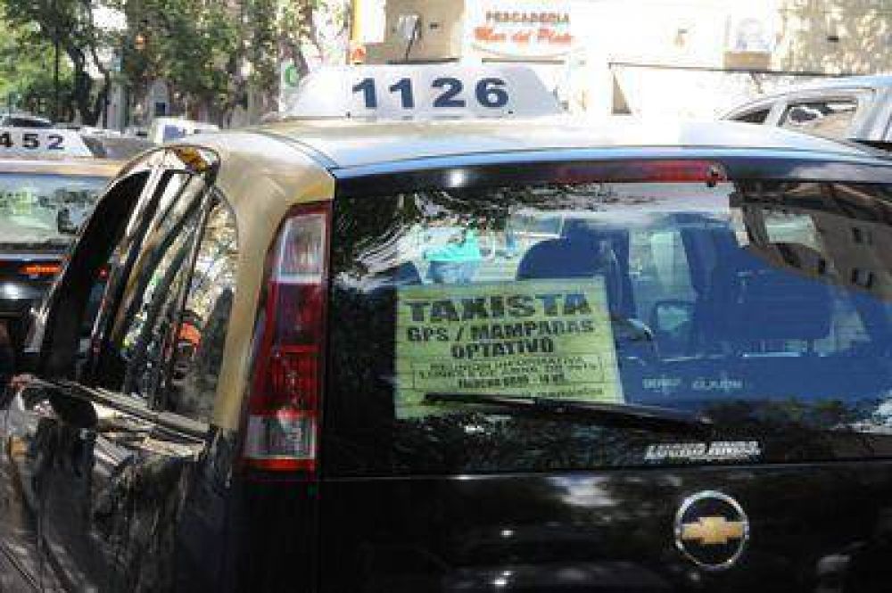 Proponen probar en 30 taxis un acr�lico antivand�lico
