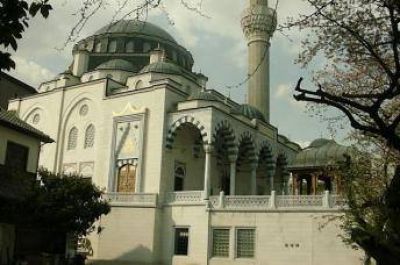 Ense�an el islam a los no musulmanes en una mezquita en Tokio