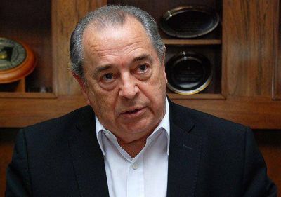 El gobernador Jorge firm� los decretos para la construcci�n de 2.000 viviendas