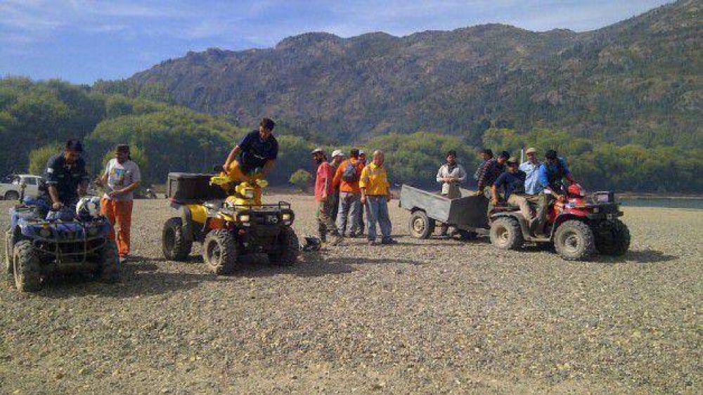 Vecinos de Desemboque y el municipio de El Hoyo ejecutan cortafuego preventivo en la ladera oeste del Currumahuida