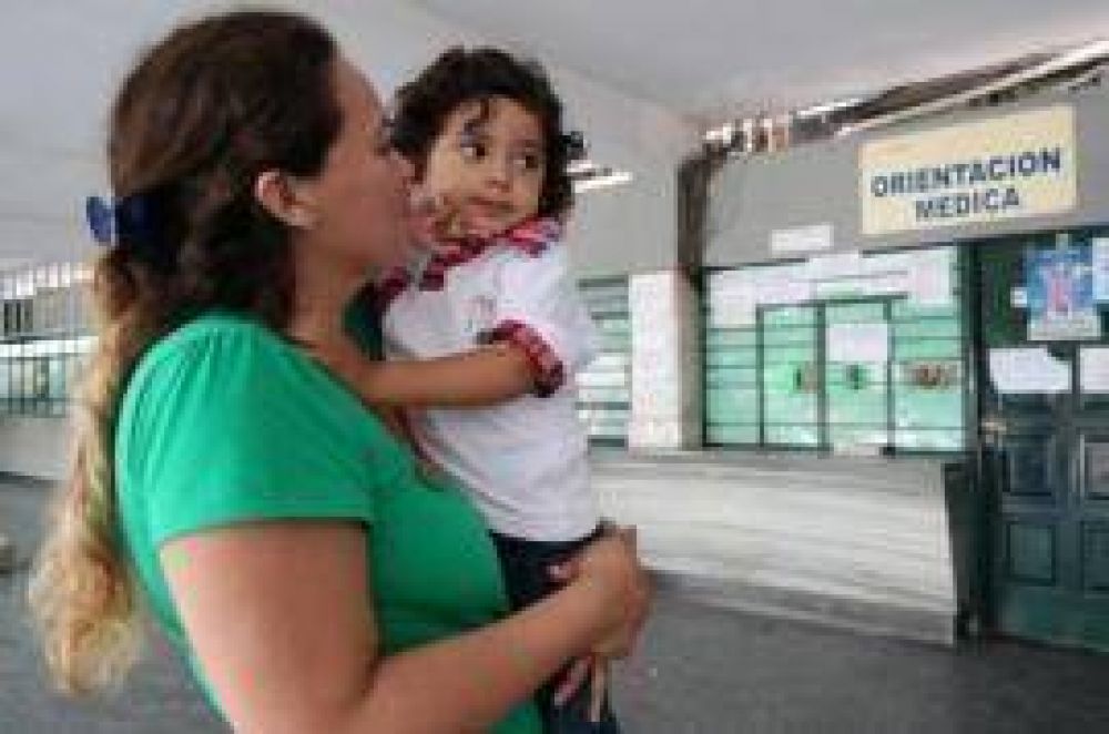 El nene que aspir� purpurina volvi� a casa tras una milagrosa recupraci�n