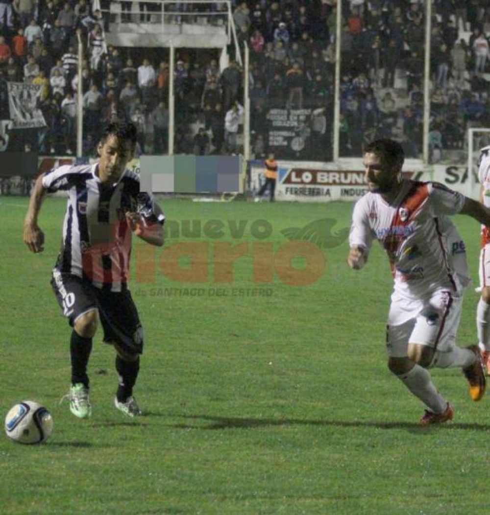 Central C�rdoba volvi� a perder y toc� fondo