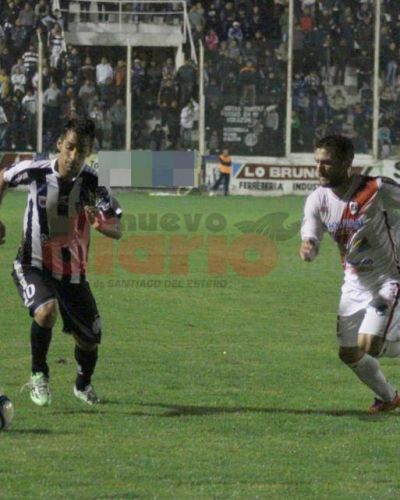 Central C�rdoba volvi� a perder y toc� fondo