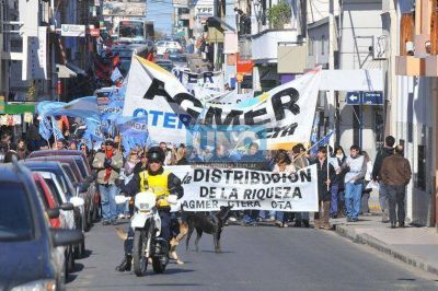 Con pocos cambios, la nueva oferta a docentes