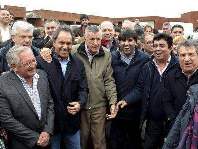 Gioja participa en la mesa chica del armado del FPV