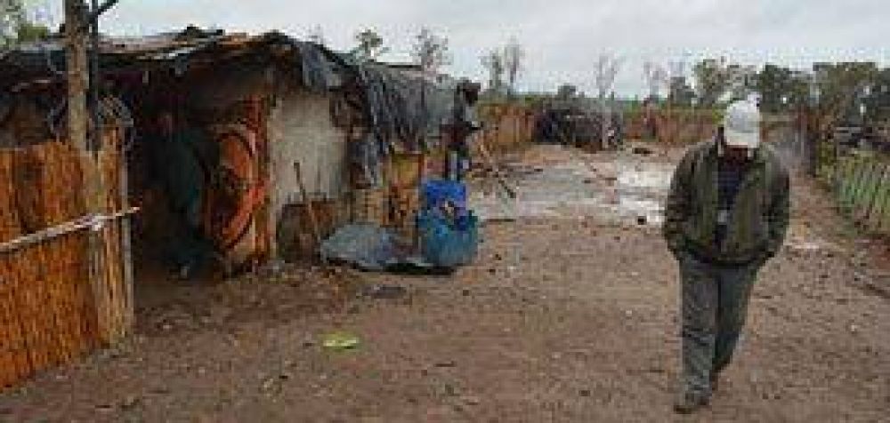 Evacuados, ranchos destruidos y asistencia social