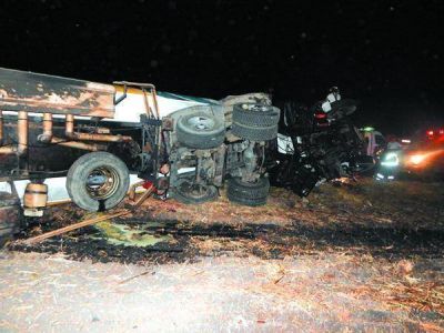 Dos camiones chocaron de frente en la Ruta 18