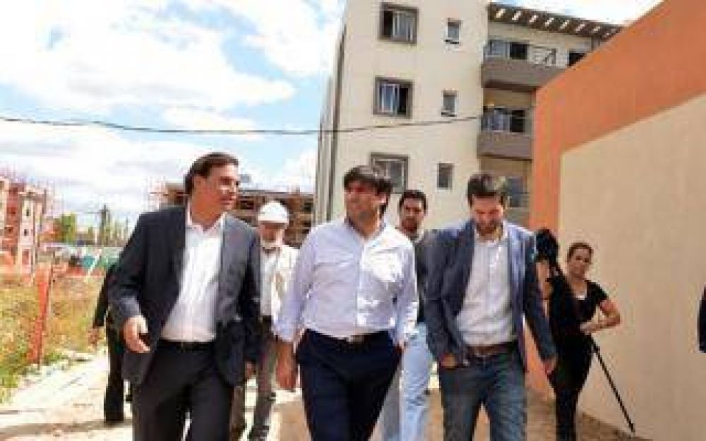 Bossio recorri� obras del ProCreAr en Tigre