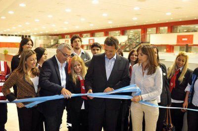 Massa y Zamora inauguraron el nuevo Centro de Atenci�n al Vecino