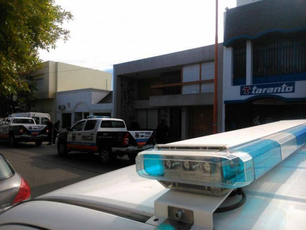 Delincuentes ataron y golpearon a un matrimonio en su casa: se habr�an llevado $200 mil