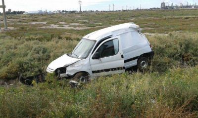 Un hombre sufri� heridas leves por el vuelco de una camioneta
