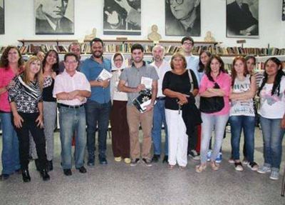 LA AMVYF DE Z�RATE PARTICIP� EN PRESENTACI�N DE LIBRO DE LA DICTADURA