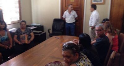 Reuni�n con los puesteros para analizar la reubicaci�n en el exbalneario
