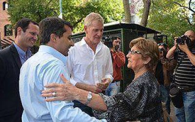 Junto a Molea, De Narv�ez recorri� Lomas de Zamora