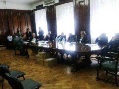 El ministro Aparicio particip� de la apertura de licitaci�n Divisaderos- Valle Viejo