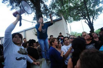 Citan a la menor abusada en Colombres para que declare