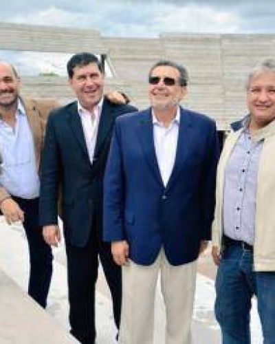 Beder se pone al hombro la campa�a �Casas Gobernador�
