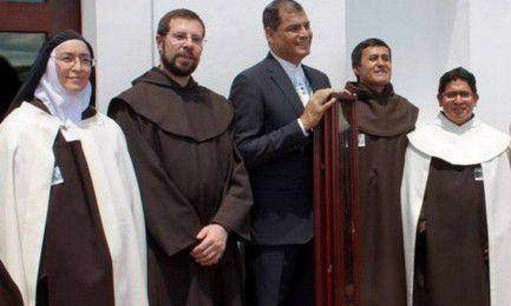 El Presidente de Ecuador y el bastn de Santa Teresa