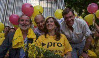 Gabriela Michetti inici� su campa�a en el Obelisco
