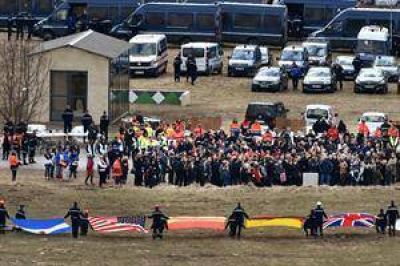 Espeluznante giro: el copiloto estrell� deliberadamente el avi�n en los Alpes