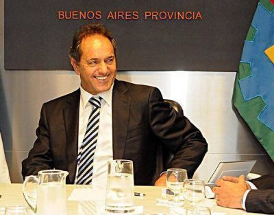 �Impulsamos una descentralizaci�n de recursos in�dita�, afirm� Scioli