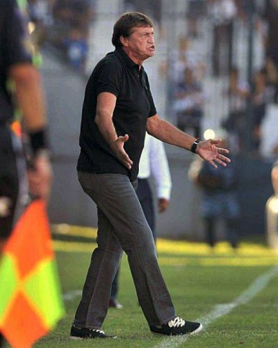 Tras la derrota ante Sarmiento, Falcioni le pidi� disculpas a los hinchas cerveceros