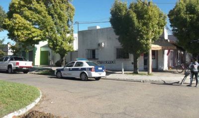 Le sacaron casi 180.000 pesos cuando bajaba de la camioneta